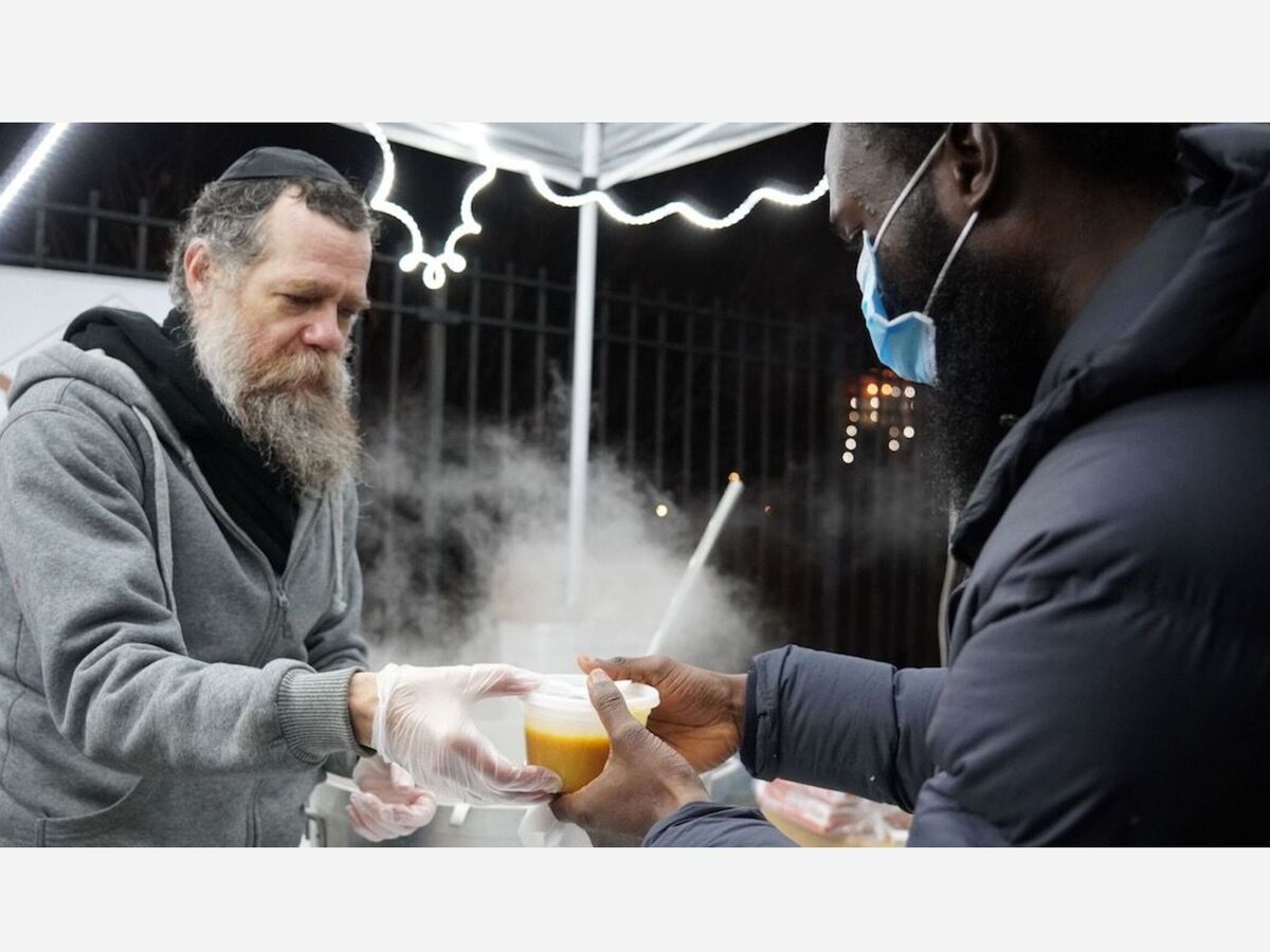 Bronx Fire Victims With Warm Meals