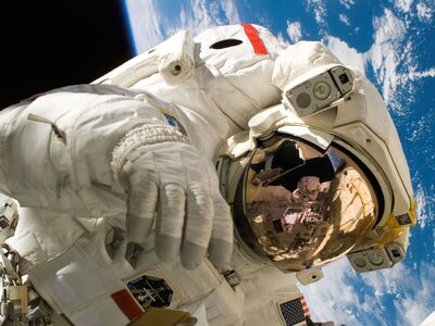 Snackin’ in Space!