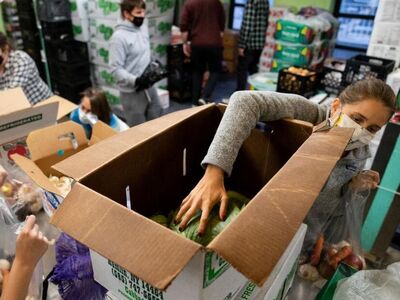 Volunteers Still in High Demand for Many Food Pantries Across the Country, Including New York