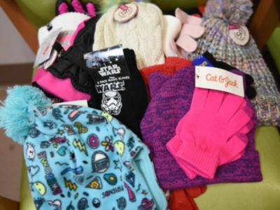 Mothers and Children in Crisis Collects Winter Clothes for Those in Need and to Raise Awareness