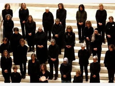 WOMEN STAND TOGETHER TO CALL FOR AN END TO THE UKRAINE WAR- PLEASE JOIN US!